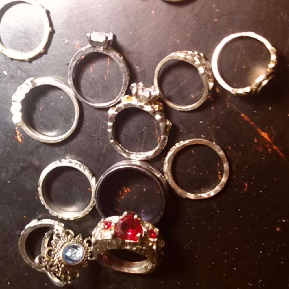 Assorted fashion rings